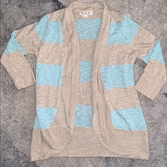 Cute Cardigan - Picture 1 of 2